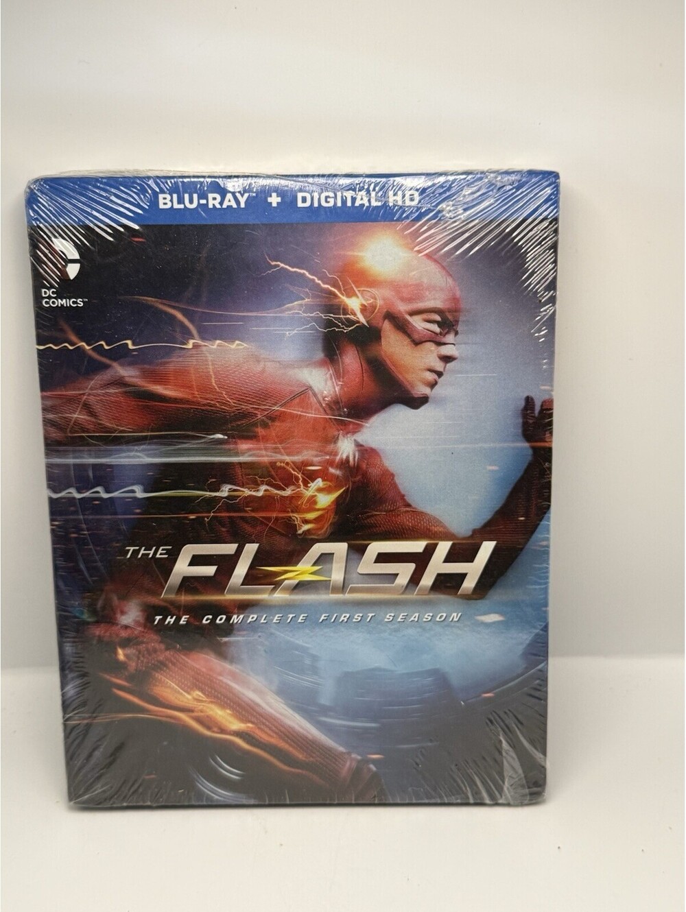 The Flash The Complete First Season Blu-ray DC Comics 4-Disc Set with Slipcover